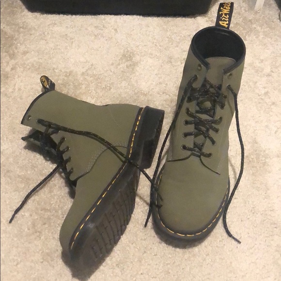 dr martens olive smooth